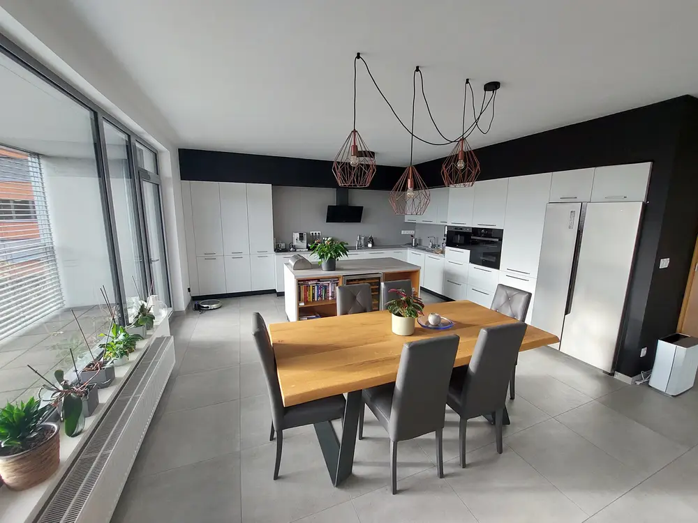 Na prenájom 4 izbový byt v obľúbenom projekte Karloveské rameno