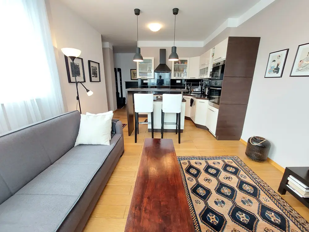 2-izbový byt na Jesenského ulici v Starom Meste – Bratislava