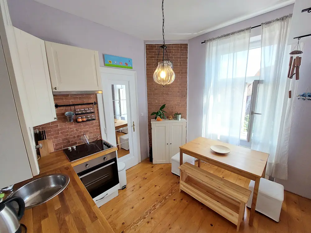 2-izbový byt / rekonštrukcia, tehlový dom – Bratislava I