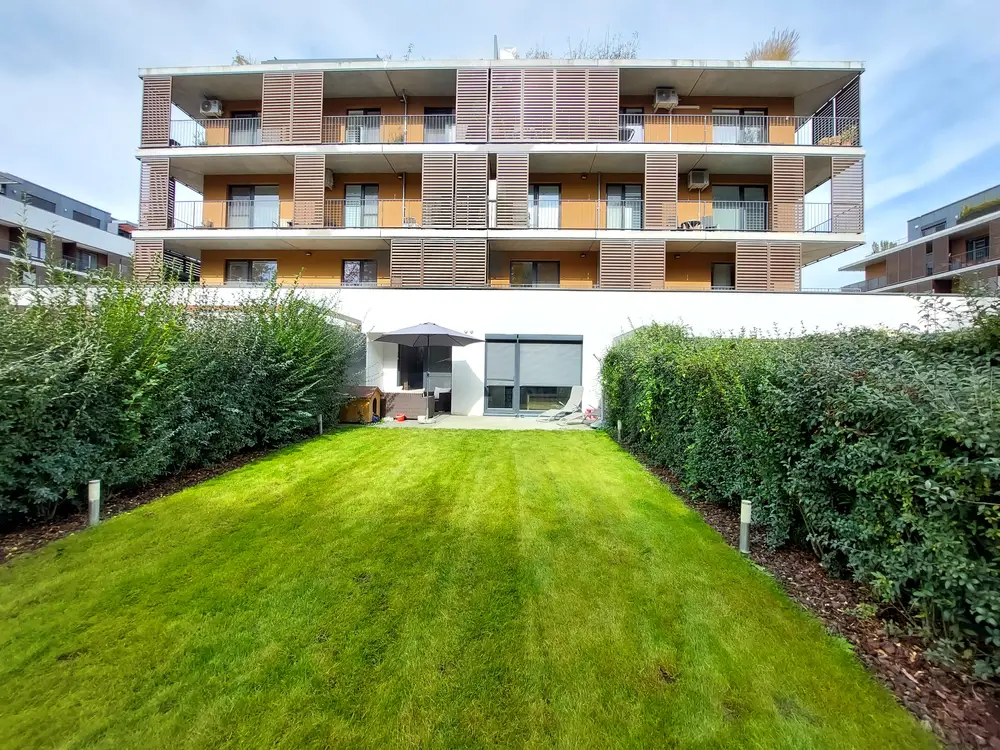 Na predaj 2,5-izbový byt s predzáhradkou – Slnečnice, viladomy