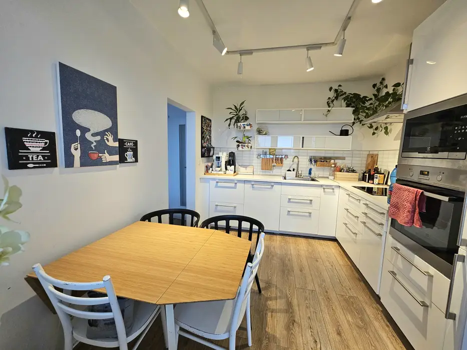 3-izbový byt po rekonštrukcii na začiatku Petržalky