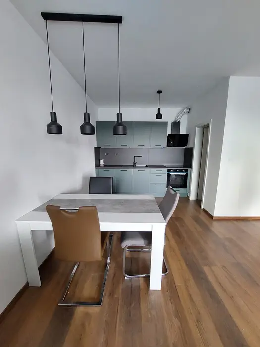 Na prenájom 2 izbový byt v projekt Rínok Rača