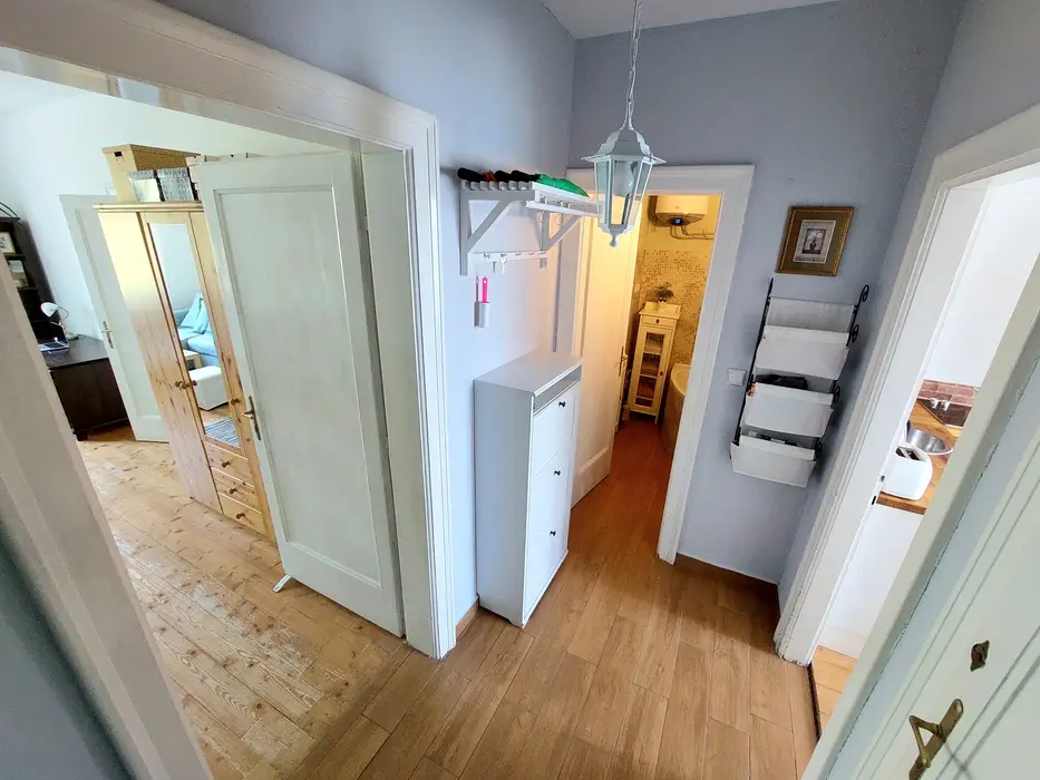 2-izbový byt / rekonštrukcia, tehlový dom – Bratislava I