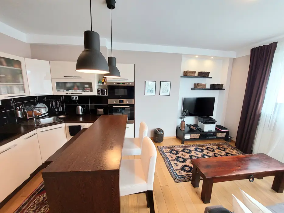 2-izbový byt na Jesenského ulici v Starom Meste – Bratislava