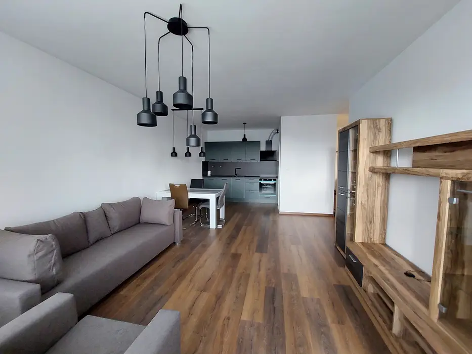 Na prenájom 2 izbový byt v projekt Rínok Rača