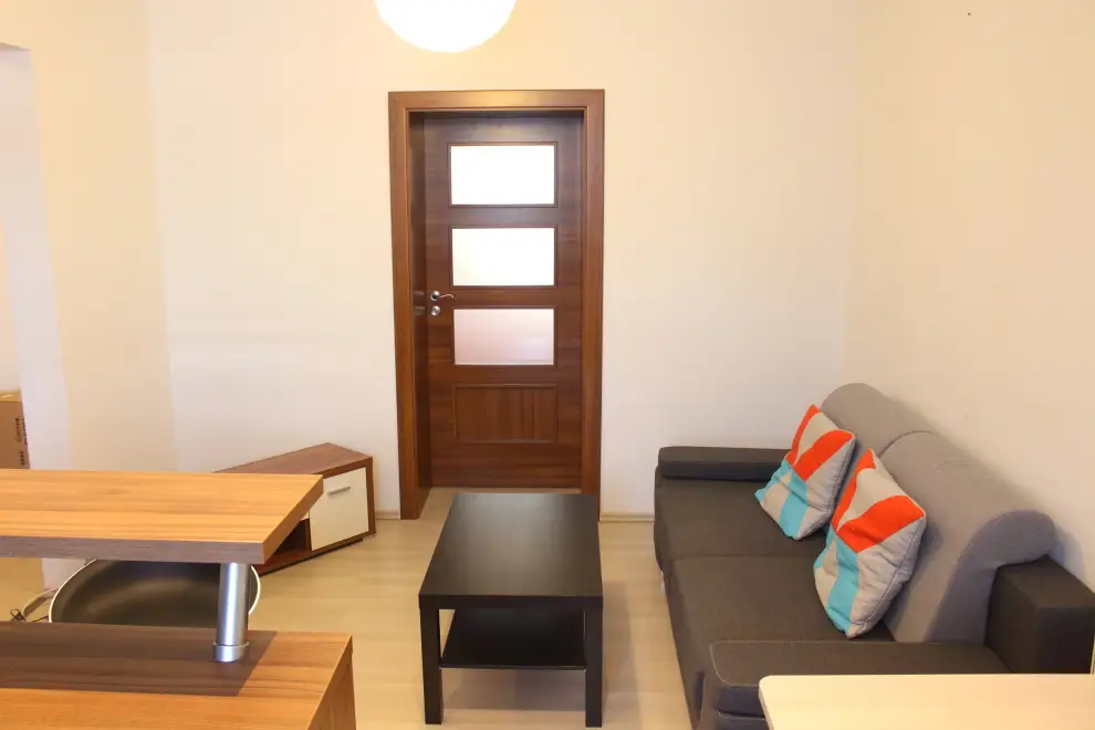 Na predaj zrekonštruovaný 2 izbový byt na Budyšínskej ulici v Novom Meste – Bratislava