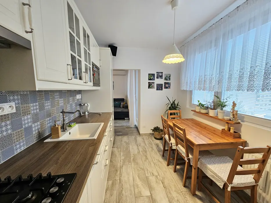 Na predaj 3 izbový byt na Tranovského ulici v Dúbravke