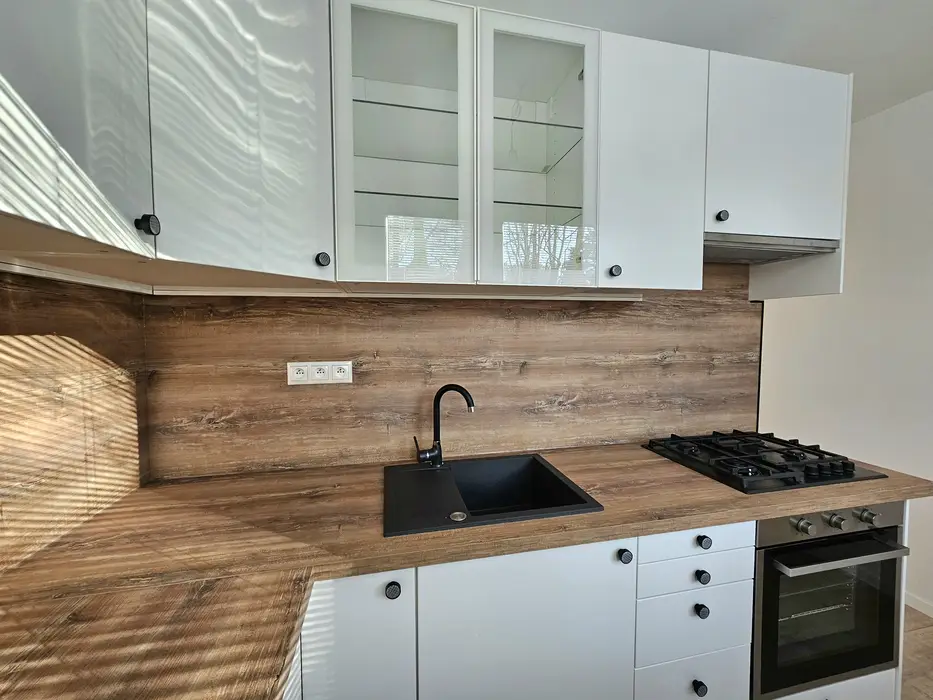 Na predaj 2-izbový byt s balkónom v Dúbravke