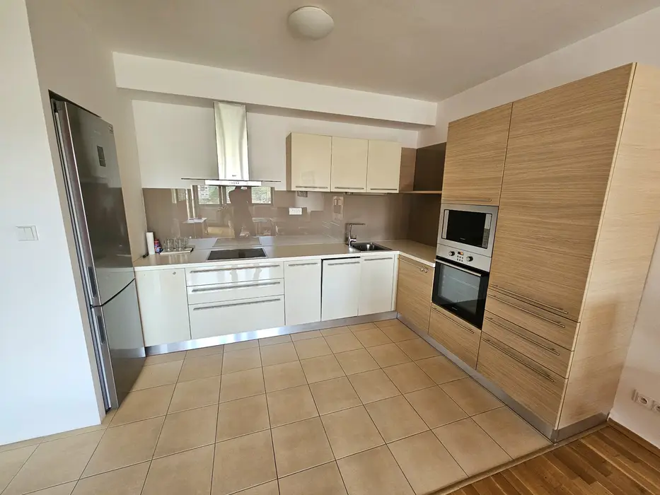 Na predaj 3-izbový byt vo vyhľadávanom projekte Karloveské rameno