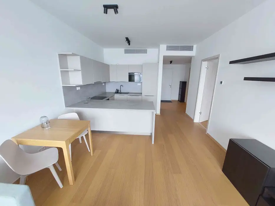 Kompletne zariadený 2-izbový byt v rezidencii SKY PARK