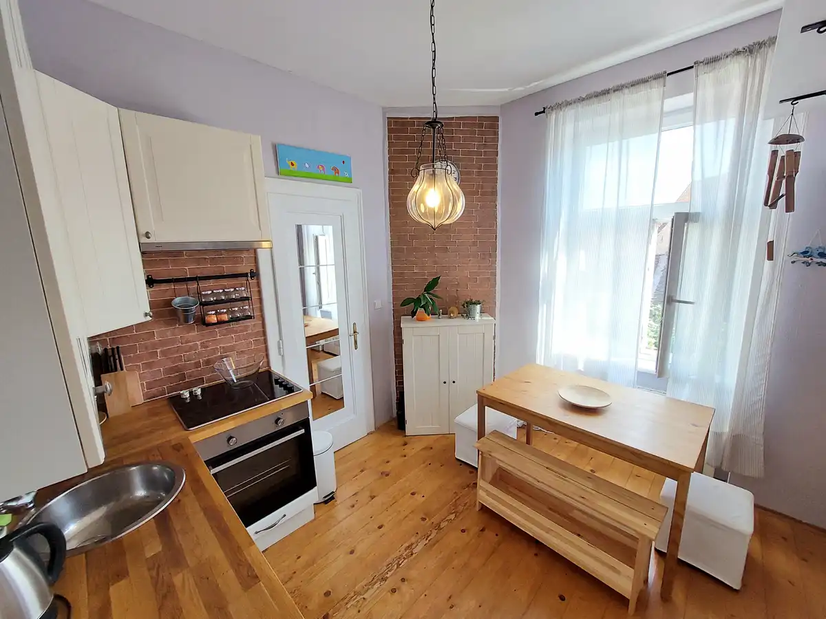 2-izbový byt / rekonštrukcia, tehlový dom – Bratislava I