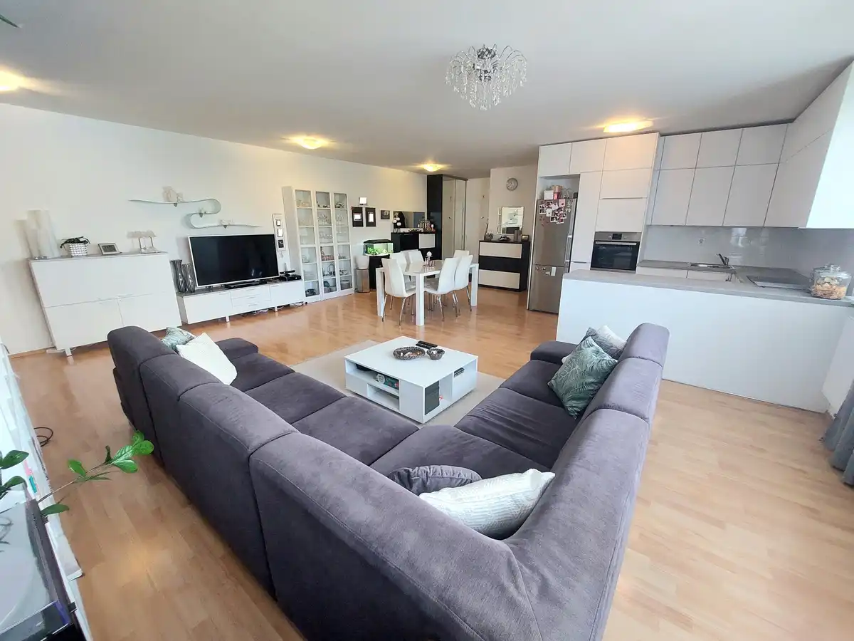 Veľkometrážny 4i byt, 128 m², 2x parkovacie státie