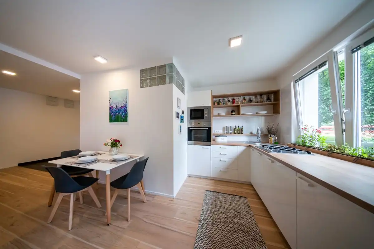 Na predaj kompletne zrekonštruovaný 3-izbový byt na Vilovej ulici v Petržalke – Bratislava